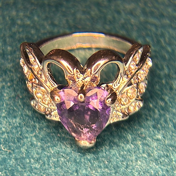 Size 7 Ladies Purple Heart with Angel Wings Fashion Jewelry Ring - Picture 2 of 3